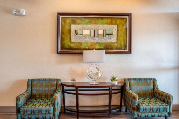 Clarion Pointe Harrisonburg image 10