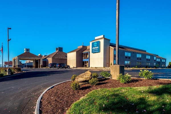 Clarion Pointe Harrisonburg image 3